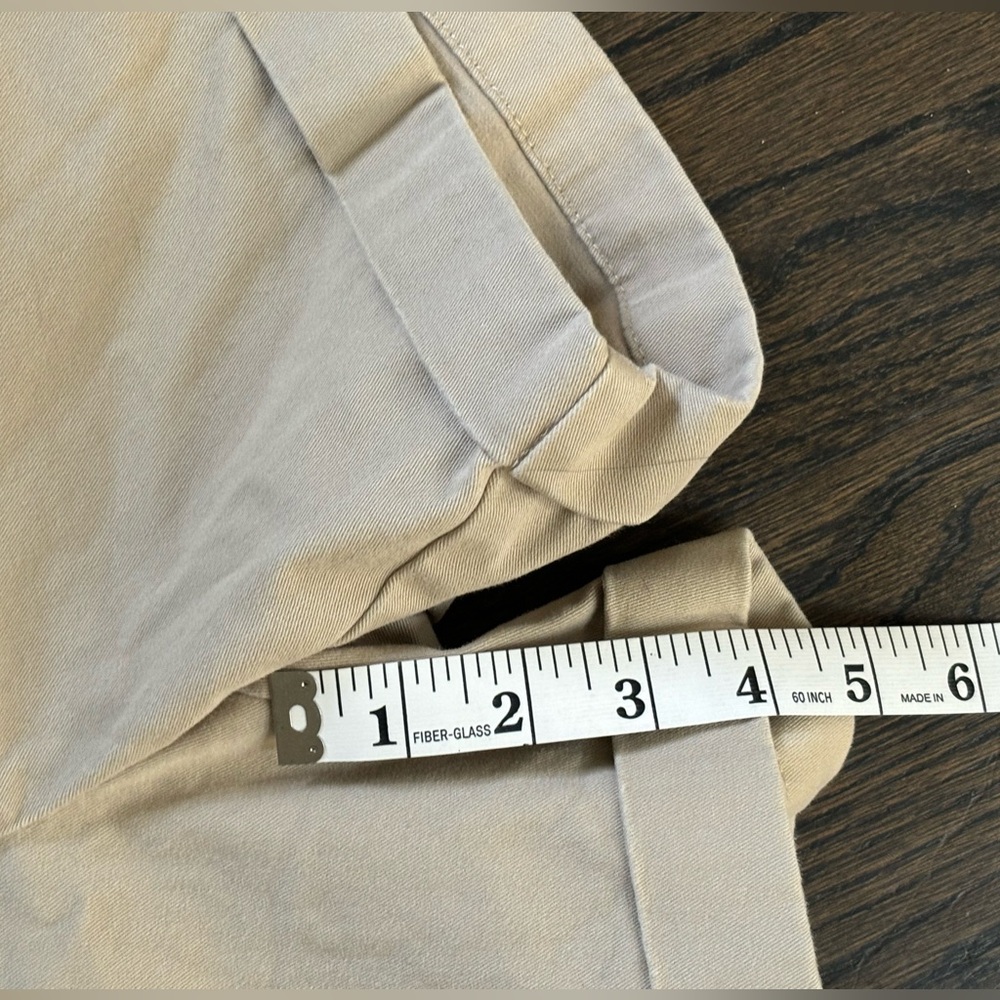 Banana Republic Women's Beige Shorts Size 4 - Picture 2 of 7